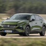 Este é realmente o John Lewis do mercado automotivo? O chefe da Peugeot diz que o 408 tem o apelo de luxo das lojas de rua do Reino Unido