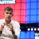 O novo chefe da BBC, Matt Brittin, alerta a equipe que 'escolhas difíceis são inevitáveis ​​à medida que economizamos' no primeiro dia de trabalho