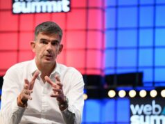 O novo chefe da BBC, Matt Brittin, alerta a equipe que ‘escolhas difíceis são inevitáveis à medida que economizamos’ no primeiro dia de trabalho O novo chefe da BBC, Matt Brittin, alerta a equipe que 'escolhas difíceis são inevitáveis à medida que economizamos' no primeiro dia de trabalho