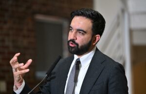 O novo golpe do prefeito Mamdani: cobrar dos contribuintes de Nova York que contratem seus rent-a-mobs O novo golpe do prefeito Mamdani: cobrar dos contribuintes de Nova York que contratem seus rent-a-mobs