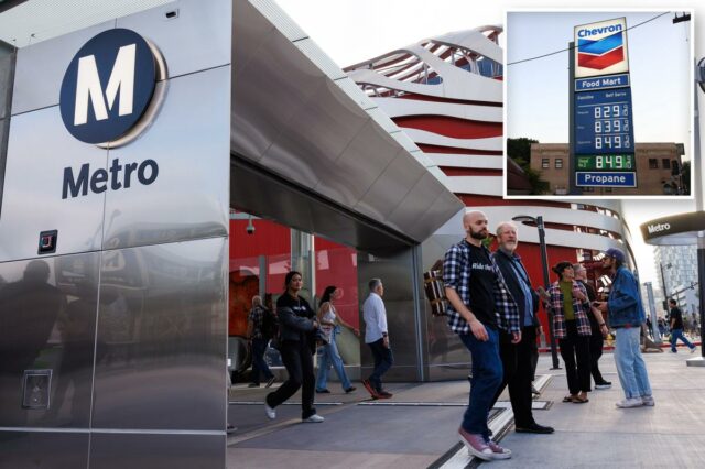 O número de passageiros do metrô aumenta à medida que O número de passageiros do metrô aumenta à medida que os preços da gasolina prejudicam SoCal, mas cortes de serviços estão chegando