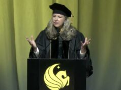 O orador de formatura da UCF foi vaiado por comentários pró-IA durante a cerimônia: ‘Acertei um acorde’ O orador de formatura da UCF foi vaiado por comentários pró-IA durante a cerimônia: 'Acertei um acorde'