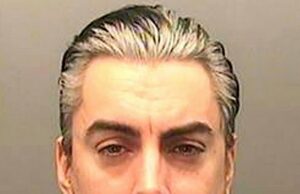 O preso que ‘assassinou Ian Watkins’ alegou que o cantor de Lostprophets foi ‘tratado como realeza’ na prisão e ficou enojado por ter que dividir uma ala com criminosos sexuais, disse o tribunal O cantor pedófilo do Lostprophets, Ian Watkins, foi assassinado em um ataque de faca à cela de prisão de 20 segundos por um colega preso, um tribunal ouviu na quinta-feira
