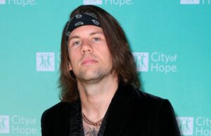 O que saber sobre Caleb Shomo depois que o cantor Beartooth se tornou gay O que saber sobre Caleb Shomo depois que o cantor Beartooth se tornou gay