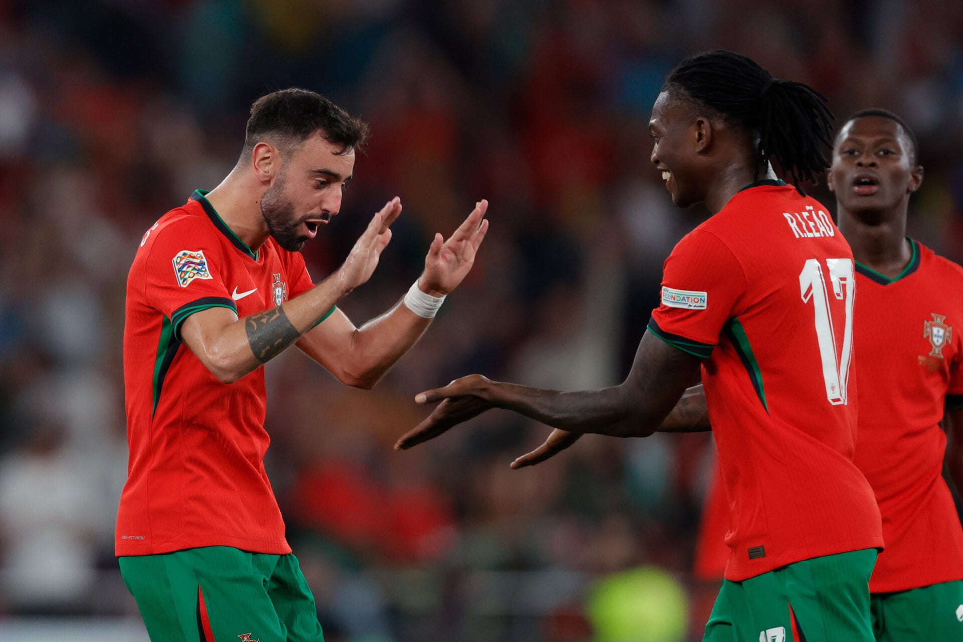 O recorde de Bruno Fernandes com Rafael Leão como extremo 'fenomenal' do AC Milan anuncia saída