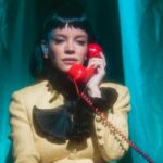 O show solo de Lily Allen é a turnê pop menos populosa do ano. Também é o melhor?