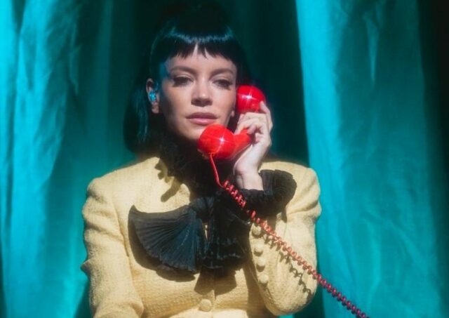 O show solo de Lily Allen é a turnê pop menos populosa do ano. Também é o melhor?
