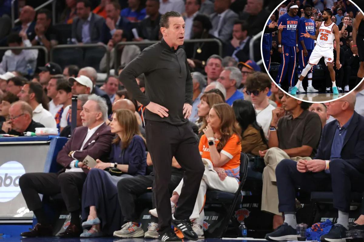 O técnico do Cleveland Cavaliers, Kenny Atkinson, reage durante o jogo 1 das finais da Conferência Leste da NBA.