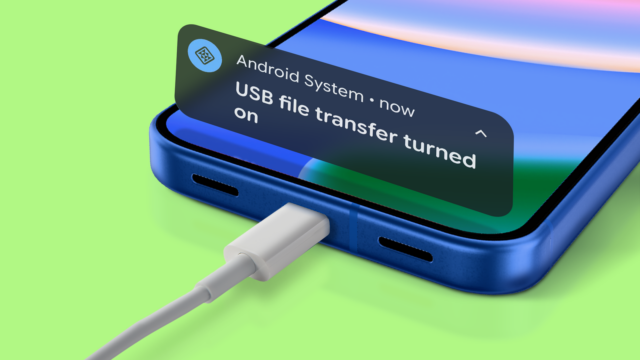 Dois smartphones Google Pixel com um ícone central de transferência de arquivos e setas indicando migração de dados.