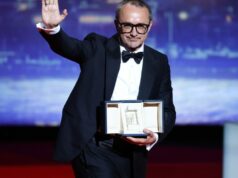 O vencedor do Grande Prêmio de Cannes, Andrey Zvyagintsev, usa discurso de aceitação para se dirigir a Putin: ‘Ponha um fim a esta carnificina’ O vencedor do Grande Prêmio de Cannes, Andrey Zvyagintsev, usa discurso de aceitação para se dirigir a Putin: 'Ponha um fim a esta carnificina'