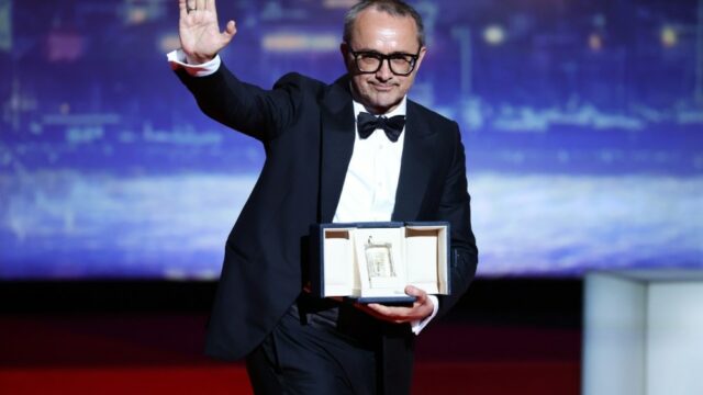 O vencedor do Grande Prêmio de Cannes, Andrey Zvyagintsev, usa O vencedor do Grande Prêmio de Cannes, Andrey Zvyagintsev, usa discurso de aceitação para se dirigir a Putin: 'Ponha um fim a esta carnificina'