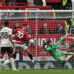 O veredicto claro do ex-árbitro Dermot Gallagher sobre os incidentes de Benjamin Sesko e Bruno Fernandes na vitória do Man Utd