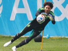 Ochoa saboreia o capítulo final do México com a sexta Copa do Mundo da FIFA acenando Ochoa saboreia o capítulo final do México com a sexta Copa do Mundo da FIFA acenando