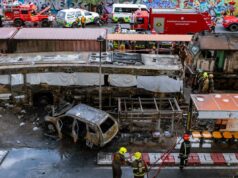 Oito mortos e 32 feridos após trem de carga bater em ônibus na Tailândia Oito mortos e 32 feridos após trem de carga bater em ônibus na Tailândia