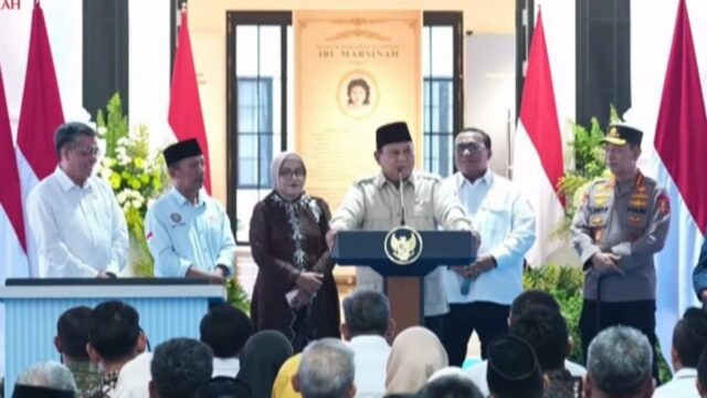 Olok-olok Prabowo Soal Masyarakat Desa Tak Pakai Dolar Bikin Rupiah Makin Anjlok
