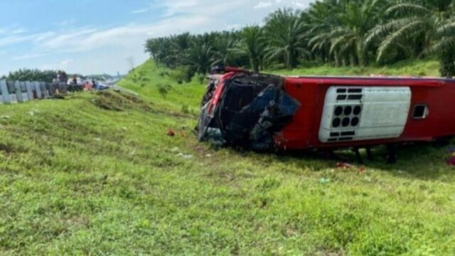 Ônibus Halmahera Terbalik di Tol Sergai, 4 Penumpang Tewas Tragis
