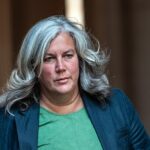 A secretária dos Transportes, Heidi Alexander (na foto), tem perseguido os EUA para aumentar as exportações de petróleo para a Grã-Bretanha para impedir que a crise de combustível do Irão destrua as férias em família