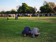 Os adolescentes que atacaram o Centro Islâmico de San Diego foram os últimos a citar atrocidades anteriores Os adolescentes que atacaram o Centro Islâmico de San Diego foram os últimos a citar atrocidades anteriores