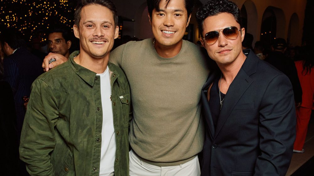 Os atores de '13 razões pelas quais' Ross Butler e Timothy Granaderos se reúnem no evento das Forças Filipinas