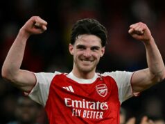 Os cinco principais fatores por trás do primeiro título da Premier League do Arsenal em 22 anos Futebol Futebol - Premier League - West Ham United x Arsenal - Estádio de Londres, Londres, Grã-Bretanha - 10 de maio de 2026 Pablo do West Ham United em ação com David Raya e Declan Rice do Arsenal REUTERS/Tony O Brien SOMENTE PARA USO EDITORIAL. NÃO UTILIZAR COM ÁUDIO, VÍDEO, DADOS, LISTAS DE FIXTURES, LOGOTIPO DE CLUBE/LIGA NÃO AUTORIZADOS OU SERVIÇOS 'AO VIVO'. USO ONLINE NA PARTIDA LIMITADO A 120 IMAGENS, SEM EMULAÇÃO DE VÍDEO. NÃO UTILIZAÇÃO EM APOSTAS, JOGOS OU PUBLICAÇÕES DE CLUBE/LIGA/JOGADOR ÚNICO. ENTRE EM CONTATO COM SEU REPRESENTANTE DE CONTA PARA MAIS DETALHES.