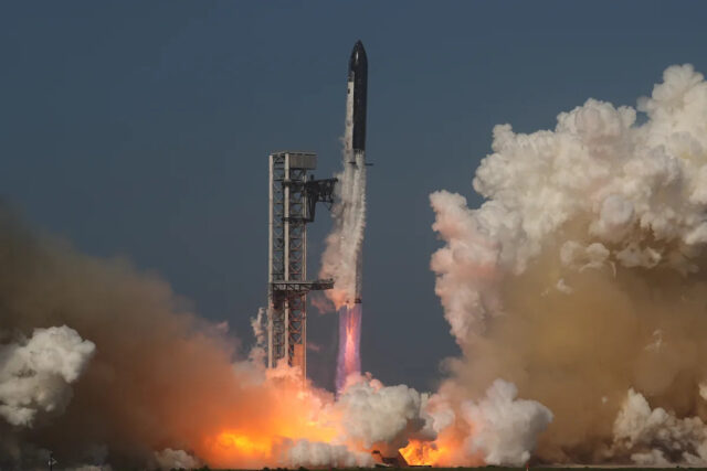 Os foguetes Starship da SpaceX estão aterrados enquanto se aguarda Os foguetes Starship da SpaceX estão aterrados enquanto se aguarda investigação após voo de teste