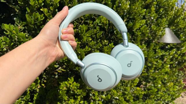 fones de ouvido verdes soundcore space 2