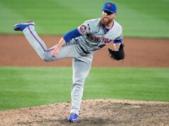 Os números do Hall da Fama de Craig Kimbrel não puderam salvá-lo de se tornar uma vítima do elenco do Mets Craig Kimbrel lançando para o New York Mets.