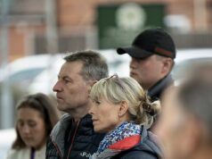 Os pais e irmãos gémeos de Madeleine McCann unem-se para assinalar o 19º aniversário do seu desaparecimento Kate e Gerry McCann (ambos na foto) foram calorosamente recebidos por apoiadores e simpatizantes no encontro informal ao ar livre em sua vila natal, Rothley, Leicestershire.