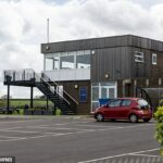 A Tormead School em Guildford, Surrey, recebeu recentemente uma licença de álcool para suas instalações esportivas recentemente reformadas, Urnfield Pavilion