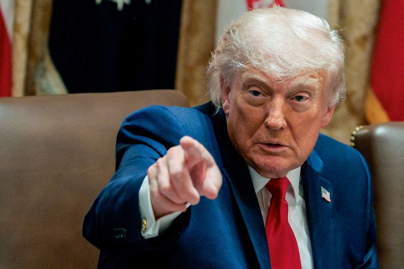 Os republicanos do Senado enfrentam uma faca política sobre o fundo 'anti-armamento' de Trump
