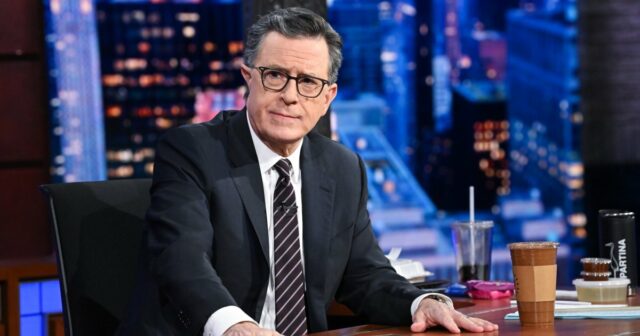 Os rivais da TV tarde da noite de Stephen Colbert GettyImages-2276998635Stephen-Colberts-Late-Night-TV-Rivals-Junte-se-Ele-para-Final-Late-Show.jpg