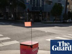 Os robôs de entrega estão se espalhando por Los Angeles. Moradores ‘bêbados e os odeiam’ Os robôs de entrega estão se espalhando por Los Angeles. Moradores 'bêbados e os odeiam'