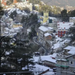 Os turistas visitam Shimla à medida que as planícies ficam mais quentes; 70 mil veículos chegam à cidade em 72 horas