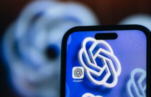 Os usuários do ChatGPT agora podem escolher um contato confiável” Os prompts de contato confiável aparecem em um smartphone.