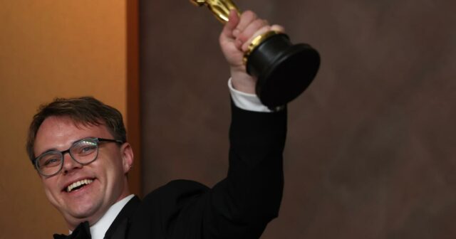 Outra vitória do Oscar por 'Sr. Ninguém Contra Putin': estatueta desaparecida do cineasta localizada após disputa na TSA
