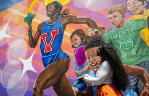 Outrora uma criança ‘doente’, a medalhista olímpica Brittany Brown agora tem um mural em sua escola primária Outrora uma criança ‘doente’, a medalhista olímpica Brittany Brown agora tem um mural em sua escola primária