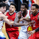 Scottie Thompson Justin Brownlee Barangay Ginebra vs Rain or Shine Jogo 3 semifinais do PBA