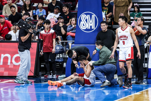 PBA: Guardas de Ginebra eliminam Clarito de Rain ou Shine Barangay Ginebra RJ Abarrientos x Rain or Shine semifinais do PBA