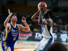 PBA: Ian Sangalang mostra coragem nos playoffs contra Marvin Jones, Meralco Ian Sangalang, do Magnolia Hotshots, durante um jogo contra o Meralco Bolts nas quartas de final da PBA Commissioner's Cup de 2026