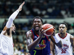 PBA: Rain or Shine derrota Ginebra e empata nas semifinais em 2-2 Faça chuva ou faça sol Jaylen Johson do Elasto Painters durante um jogo contra Barangay Ginebra Gin Kings nas semifinais da PBA Commissioner's Cup de 2026.