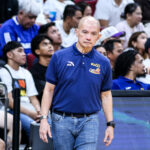 Treinador Rain or Shine, Yeng Guiao x Barangay Ginebra, semifinais do PBA