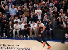 Par de ingressos para as finais da NBA do Knicks já foram vendidos por US$ 279 mil, enquanto os preços atingiram números surpreendentes O guarda do New York Knicks, Jalen Brunson # 11, comemorando um arremesso de 3 pontos contra o Cleveland Cavaliers, com fãs torcendo ao fundo.