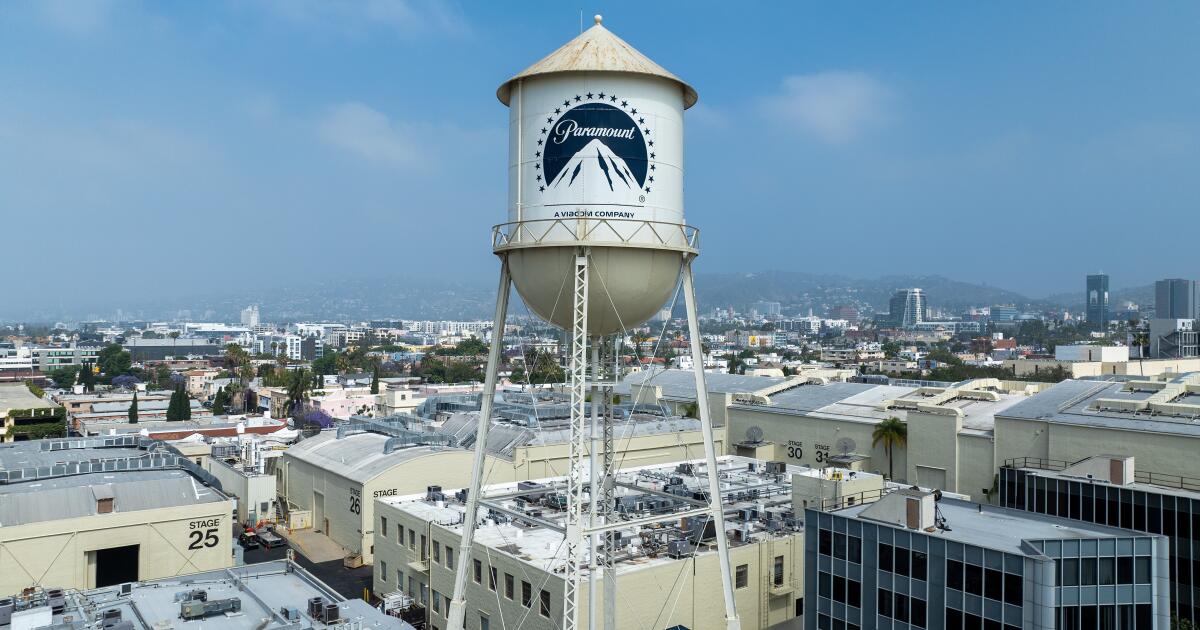 Paramount, pressionando para comprar a Warner Bros., prepara-se para desafios legais