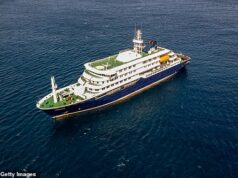 Passageiros de um cruzeiro no Atlântico de £ 35.000 atingidos por hantavírus transmitido por ratos falam de seu inferno enquanto permanecem presos a bordo porque as autoridades de Cabo Verde não os deixam desembarcar: Temores de mais casos depois que três pessoas morreram e Brit ficou em estado crítico Um britânico foi levado aos cuidados intensivos depois que o vírus se espalhou a bordo do MV Hondius (foto), viajando de Ushuaia, na Argentina, para Cabo Verde, na África