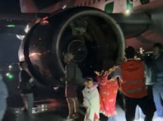 Passageiros evacuados do avião da Frontier Airlines Passageiros evacuados do avião da Frontier Airlines