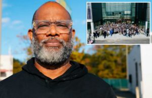 Pastor de Chicago reúne centenas de homens para declarar zona livre de violência no bairro Notorious Pastor de Chicago reúne centenas de homens para declarar zona livre de violência no bairro Notorious