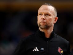 Pat Kelsey ataca novamente como Louisville Lands cobiçado 5 estrelas Obinna Ekezie Jr. Pat Kelsey