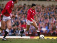 Paul McGrath nomeia o ex-atacante do Man Utd como o jogador mais difícil que enfrentou Paul McGrath nomeia o ex-atacante do Man Utd como o jogador mais difícil que enfrentou
