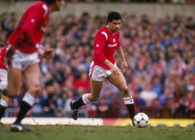 Paul McGrath nomeia o ex-atacante do Man Utd como o jogador mais difícil que enfrentou
