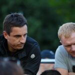 Paul Scholes e Gary Neville têm opiniões diferentes sobre a abordagem de Michael Carrick no Man Utd para o jogo do Liverpool